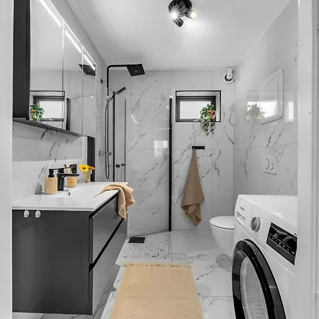 The Mountain View-1st Floor Apartment