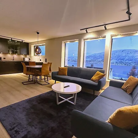 The Mountain View-1st Floor Apartment